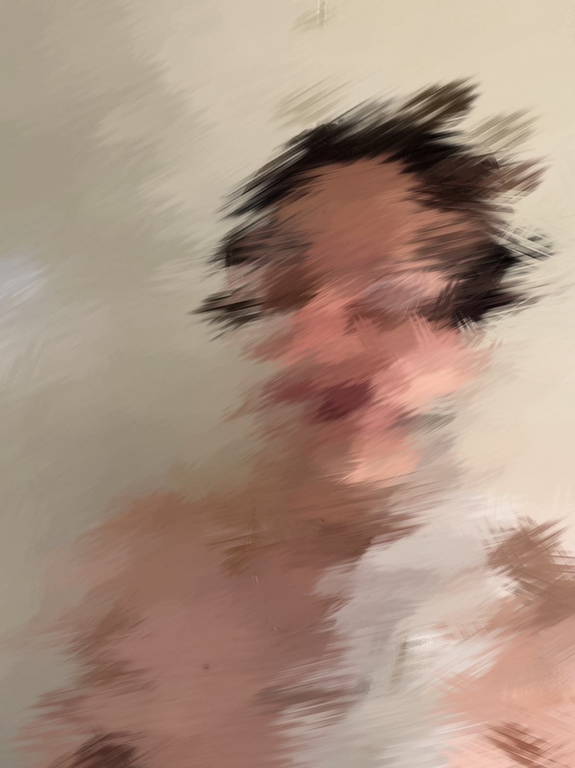 目から出てない…？